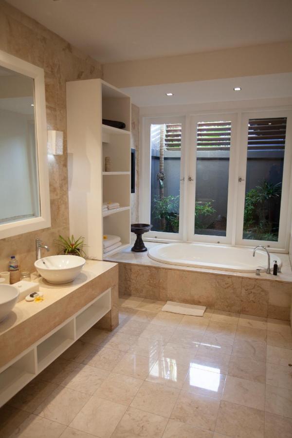 Lakshmi Luxury Villas, Walk To The Beach And Seminyak Shopping Dış mekan fotoğraf